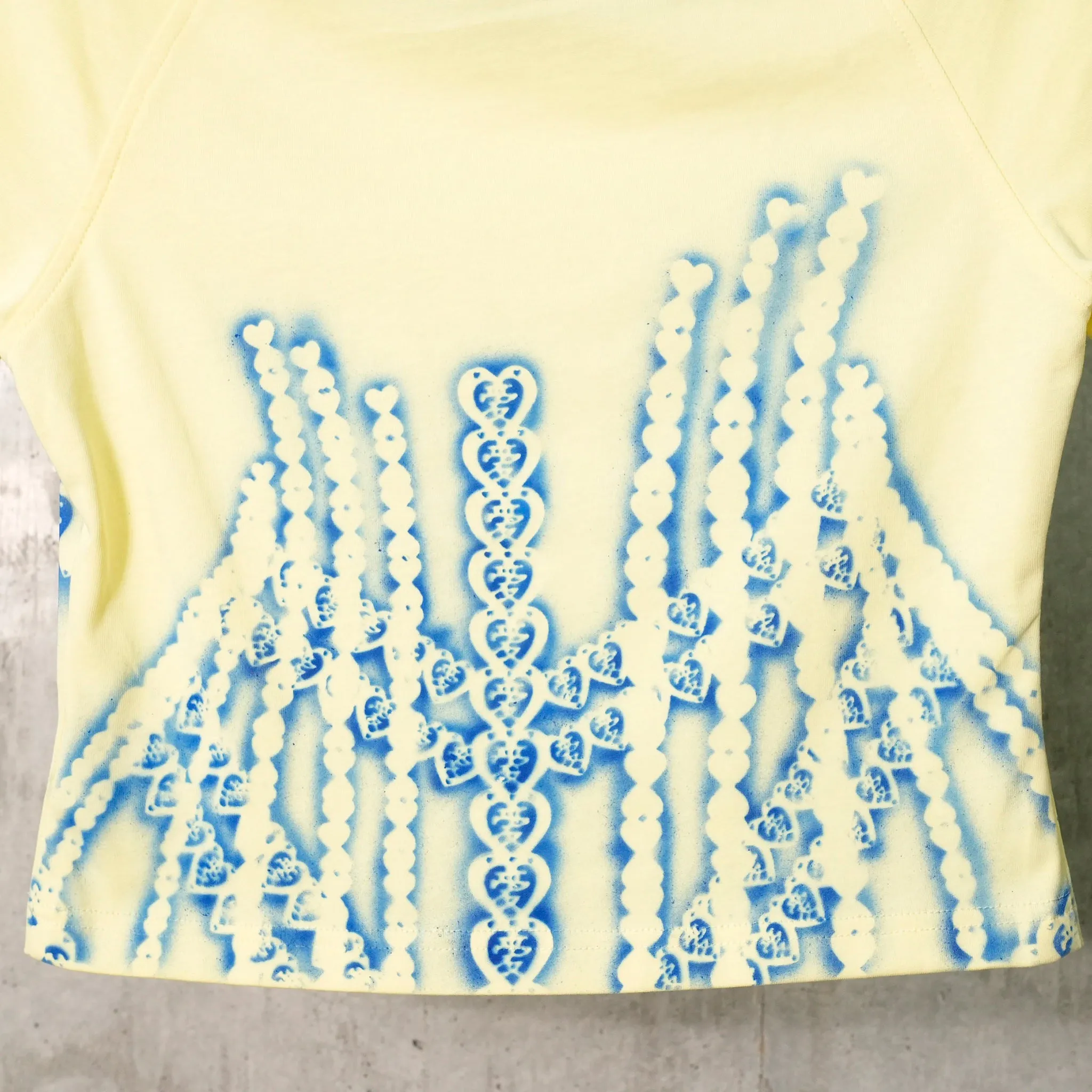 AIRBRUSHED HEADPHONE T-SHIRT / YELLOW/BLUE